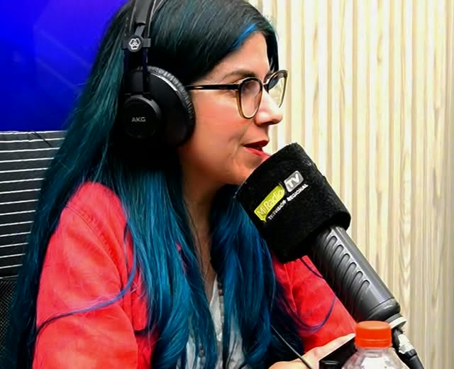 Perla Bereaud en el estudio de Mi Radio TV